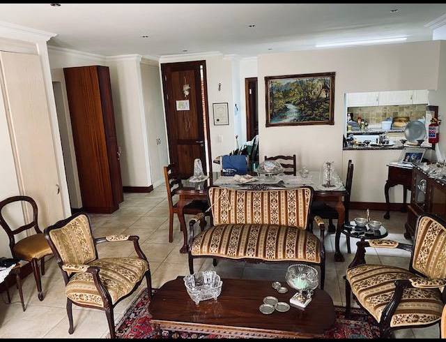 2 BEDROOM APARTMENT FOR SALE IN NEWLANDS